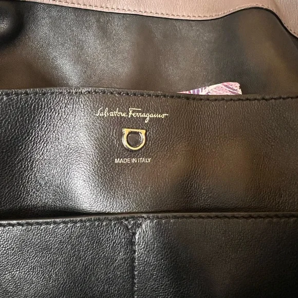Ferragamo bag - Picture 6 of 11